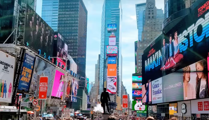The Role of Signage and Large Format Printing in Building Brand Awareness